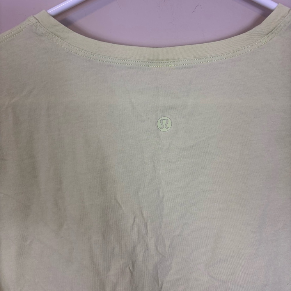 Lululemon Yellowish Green Women's Boxy Fit Short Sleeve Top - Picture 3 of 5